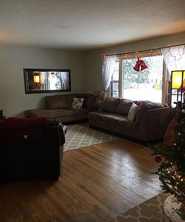 4th image of 1006 Illinois St
