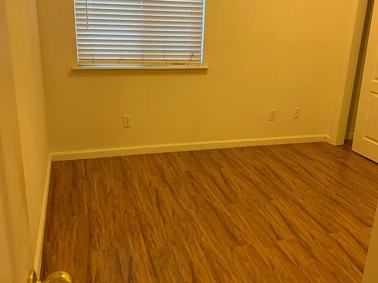 2832 E Cromwell Ave — Photo 38