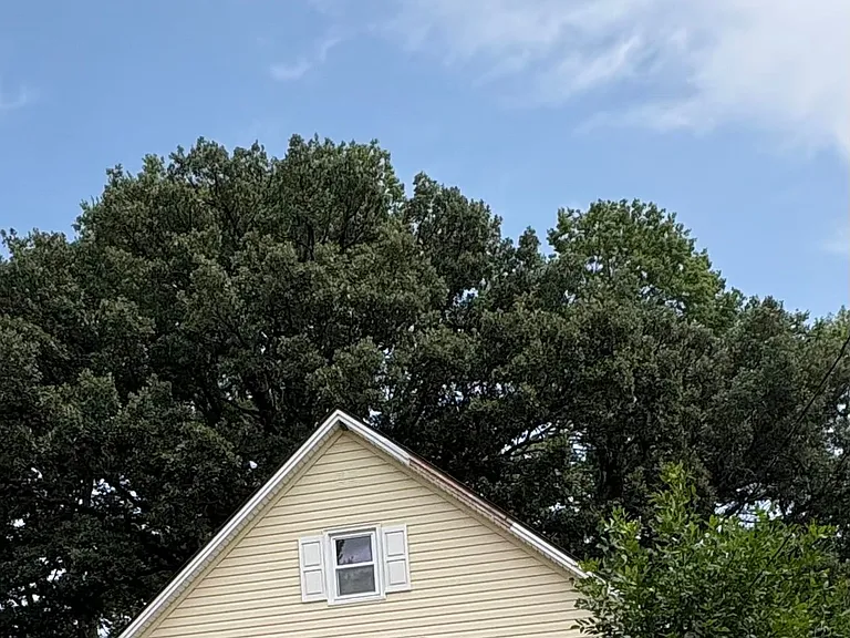 604 Ulstad Ave — Photo 1