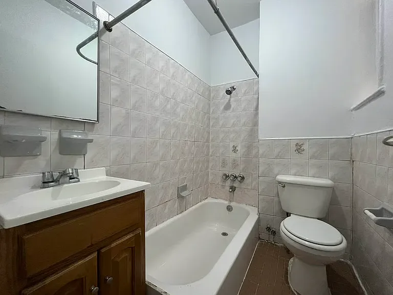 1556 Atlantic Ave #2R — Photo 16