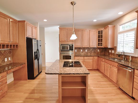 3rd image of 9350 Standerwick Ln