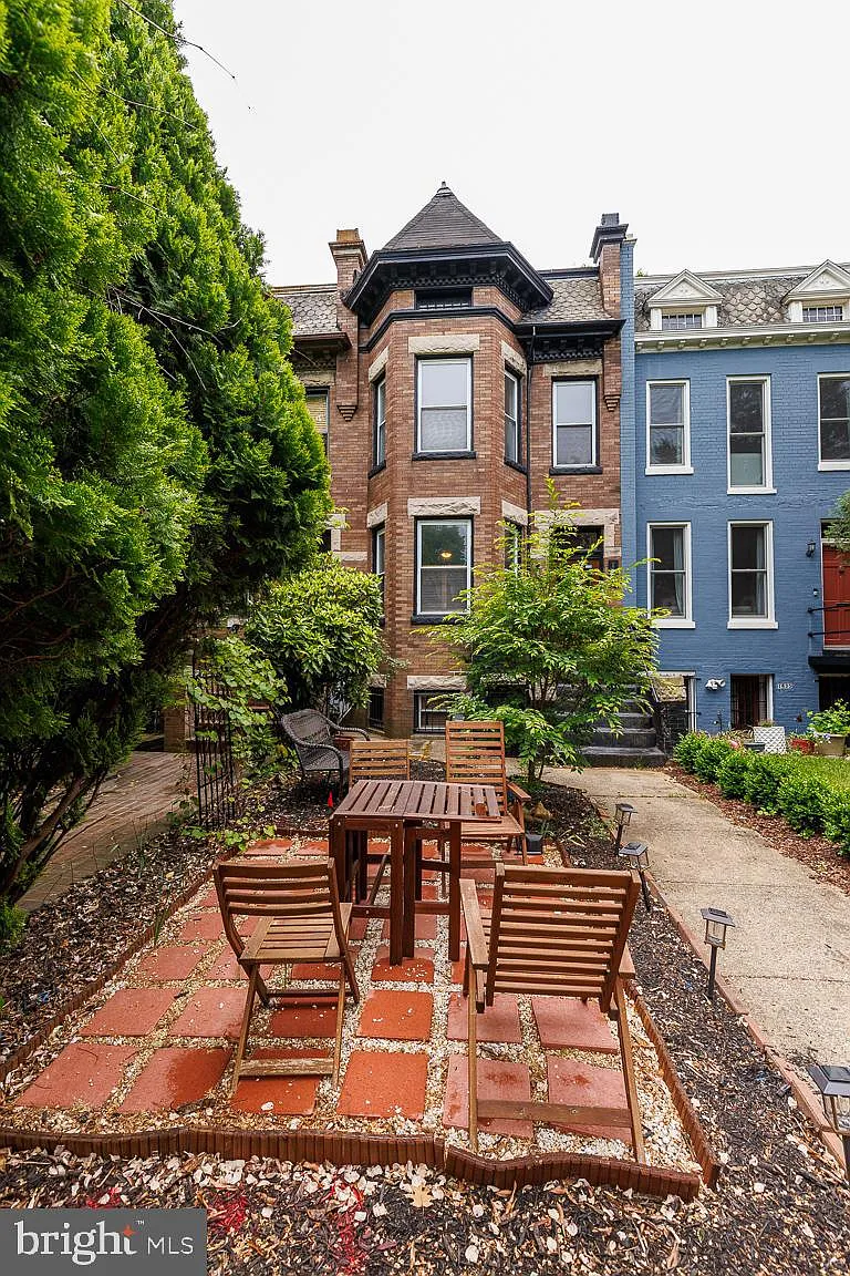 1 bed, 1.0 bath, 800 sqft, $2,195 — Photo 1