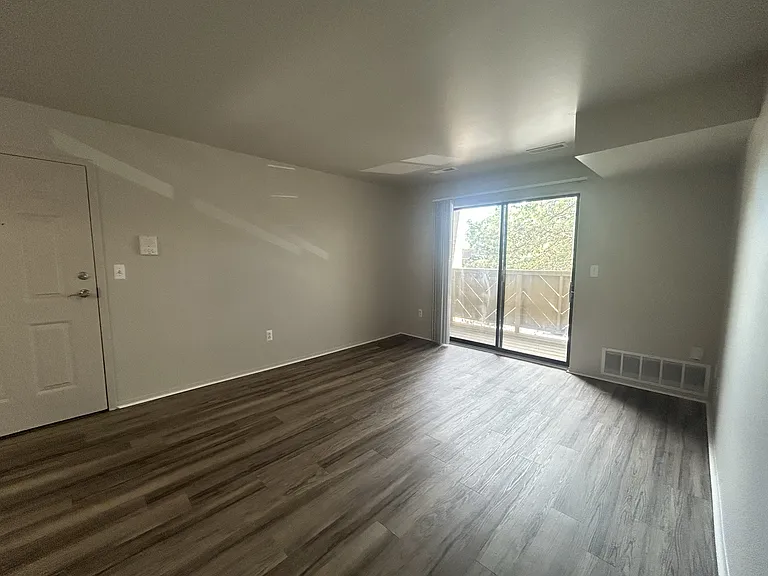 Woodland Villa Apartments — Photo 69