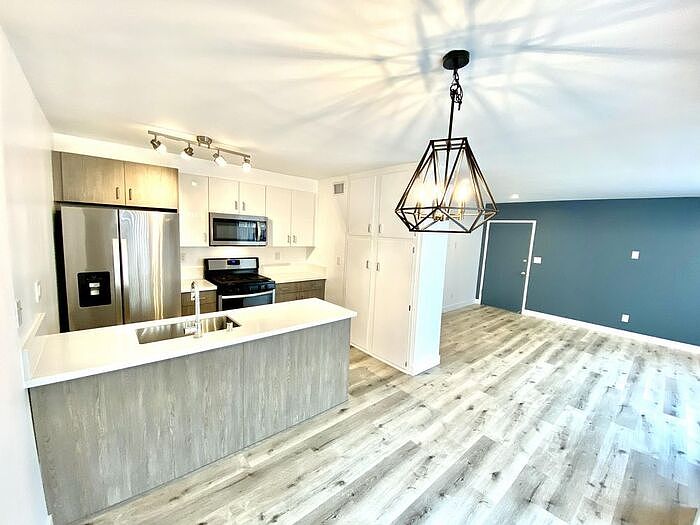 1st image of 750 N Inglewood Ave #3