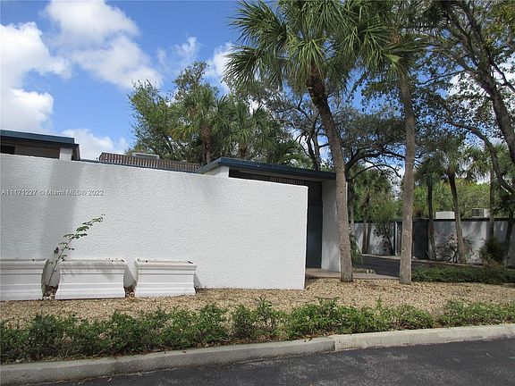 3rd image of 6430 Sawmill Ln #6430