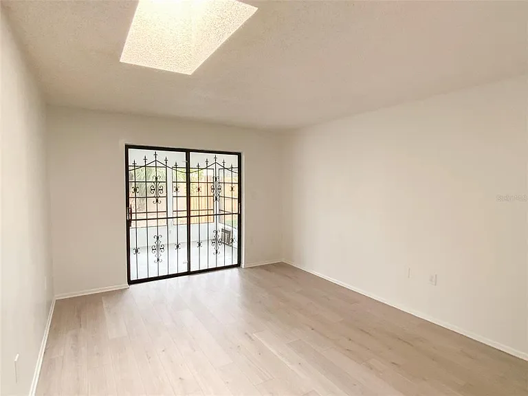 2242 Pinewood Villas Dr — Photo 16