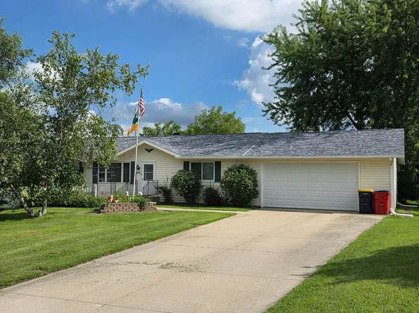 495 8th St SW, Plainview, MN 55964