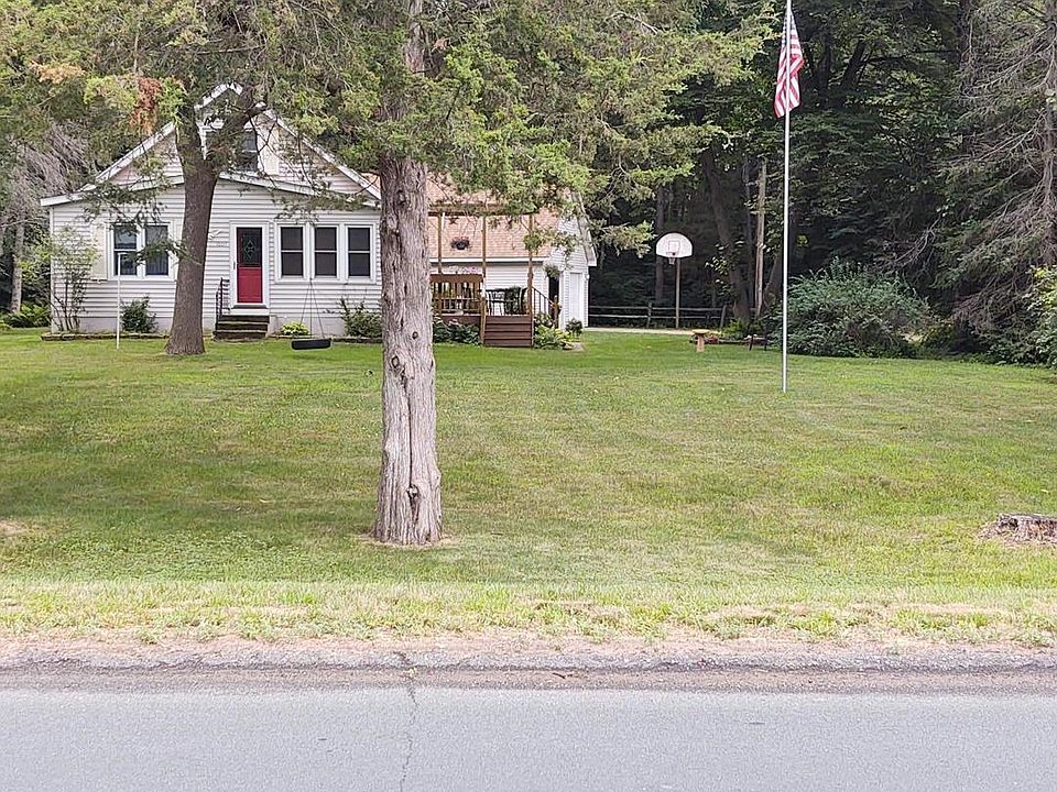 1st image of 1607 209th Ave NE