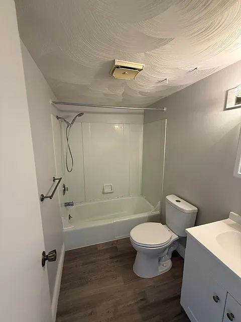 2 bed, 900 sqft, $1,100 — Photo 2