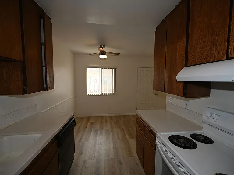 4944 Narragansett Ave — Photo 15