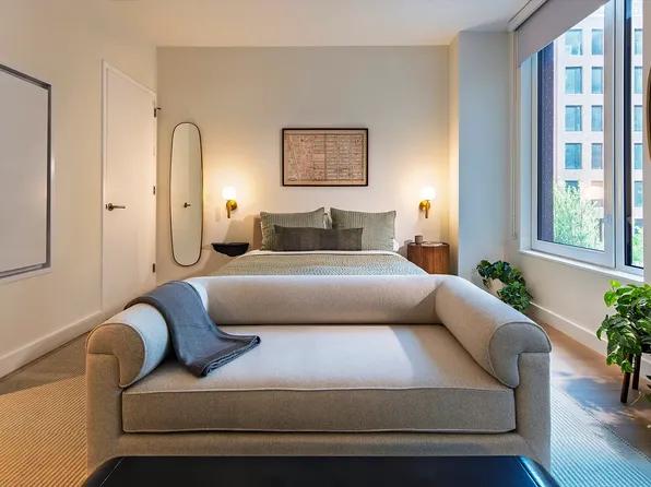 335 8th Ave, New York, NY