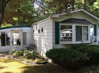 15 Johns Dr, Westfield, MA 01085