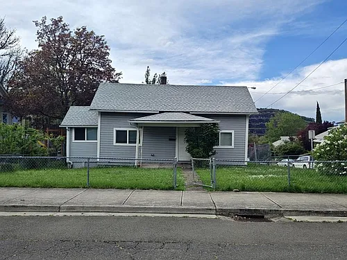 1206 SE Jackson St Photo 1