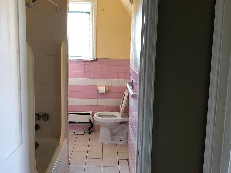 1st image of 501 S 42nd St APT 3R