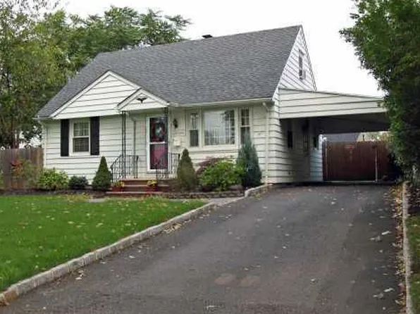 3 Jones Pl, Edison, NJ 08817