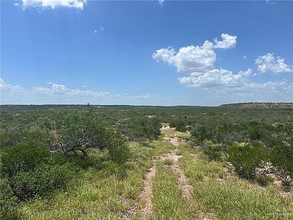 5th image of Alejandrenas Rd