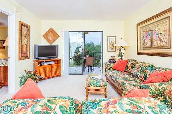 Admiral Bay 143 is a luxurious, tropical paradise!