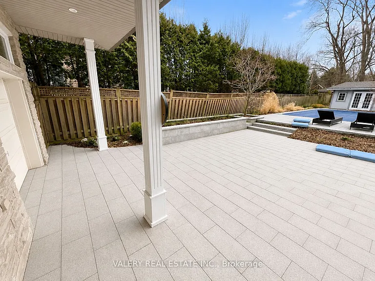 32 Belvedere Dr — Photo 32