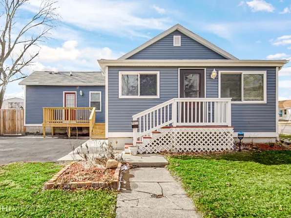 921 Pine St, Ottawa, IL 61350