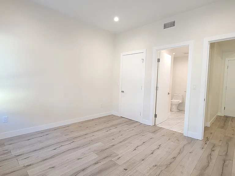 1110 S Magnolia Ave #202 — Photo 8