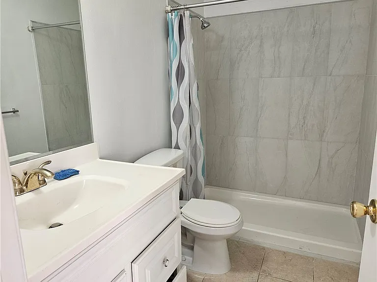 2891 Canyon Crest Dr #72 — Photo 6