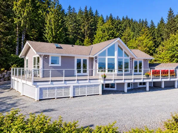 8475 Lisa Ln, Lantzville, BC V0R 2H0