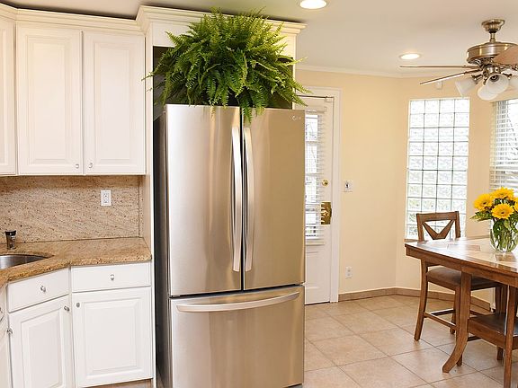5th image of 41 Park Ct