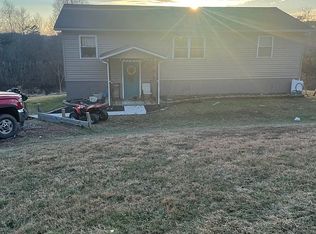 506 Farrow Hill Rd, Davisville, WV 26142