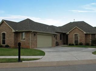 2926 Coldbrook Ln, Edmond, OK 73003