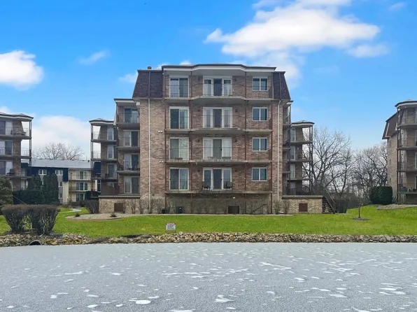 3660 186th St APT 404, Lansing, IL 60438