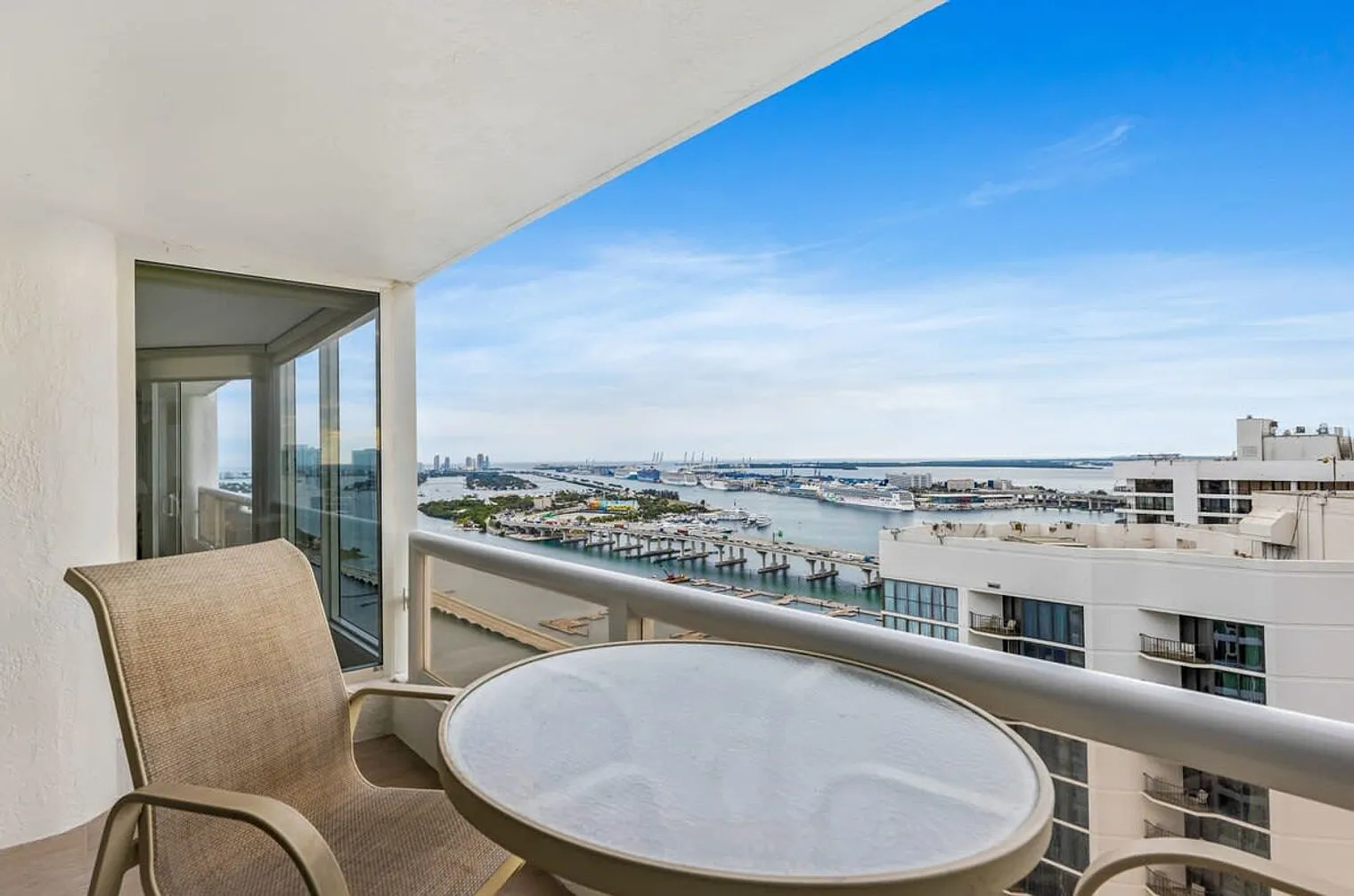 2 bed, 2.0 bath, 1474 sqft, $13,120 — Photo 4