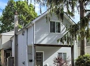 149 Sydenham St, London, ON N6A 1W1