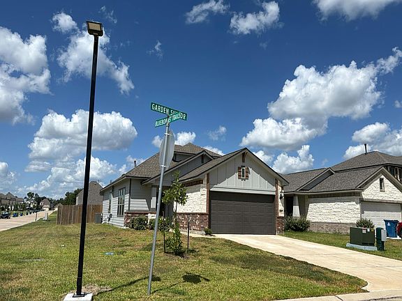 3rd image of 1011 Garden Sun Dr