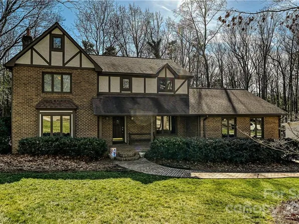 240 Hargett Ct, Charlotte, NC 28211