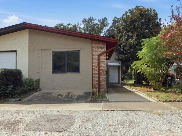 41 12th St #G68, Shalimar, FL 32579