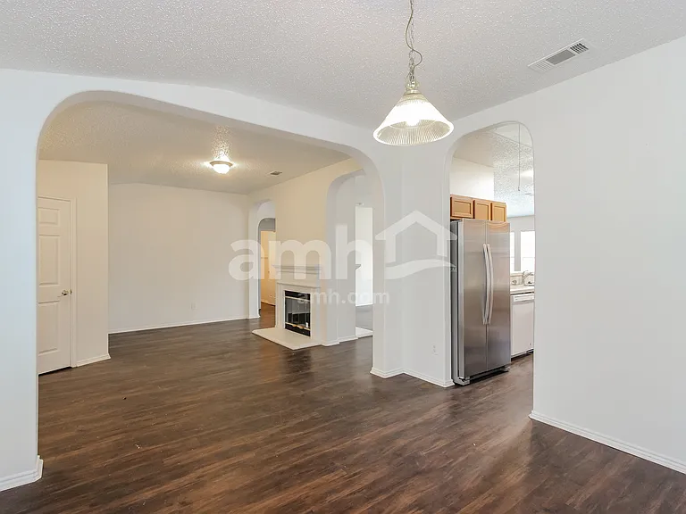 1100 Warrington Way — Photo 7