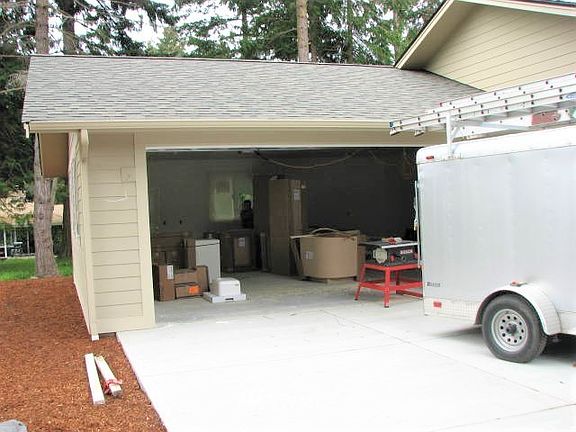 2nd image of 104 Northwestern Avenue