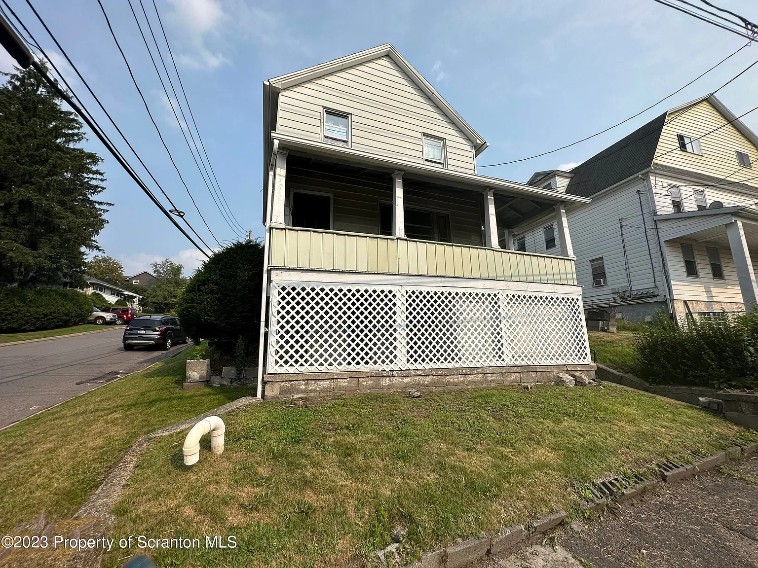 161 E Main St photo 1