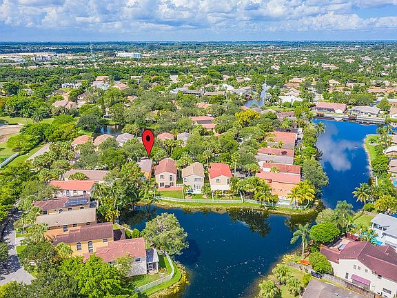 2nd image of 9821 Fairway Cove Ln