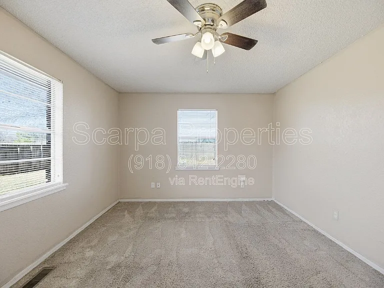 920 W Memphis St — Photo 15