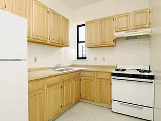 Sold by Citi Habitats | media 9