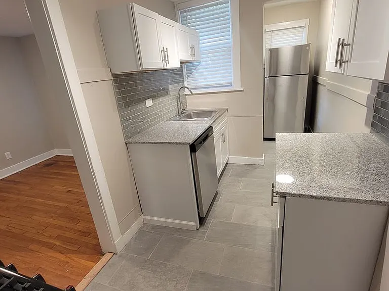 760-782 Shady Dr E — Photo 5