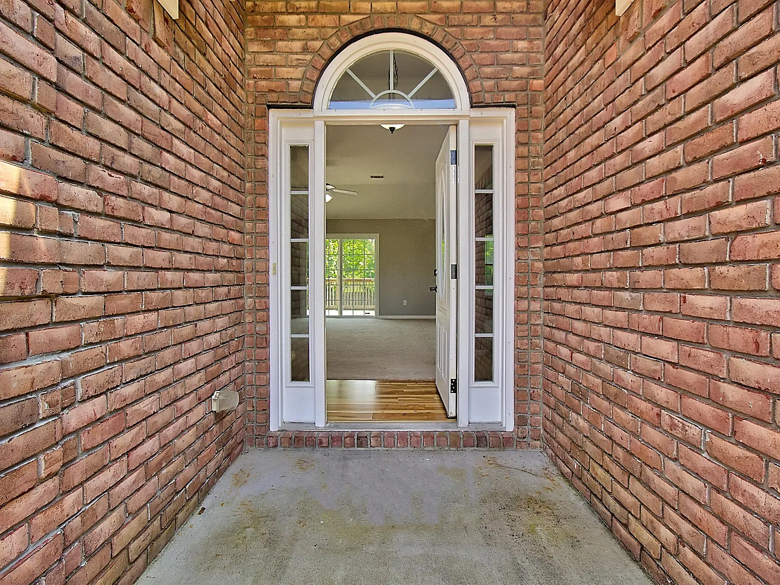 403 E Banks Street - 1 — Photo 3