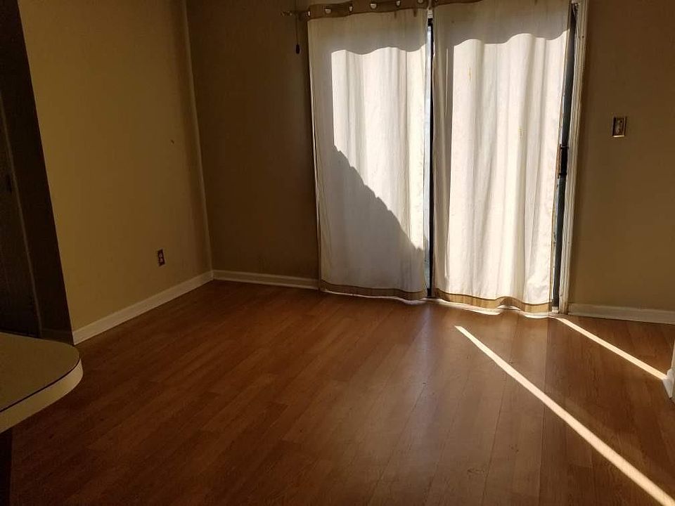 2nd image of 3886 Mulkey Cir SW #7