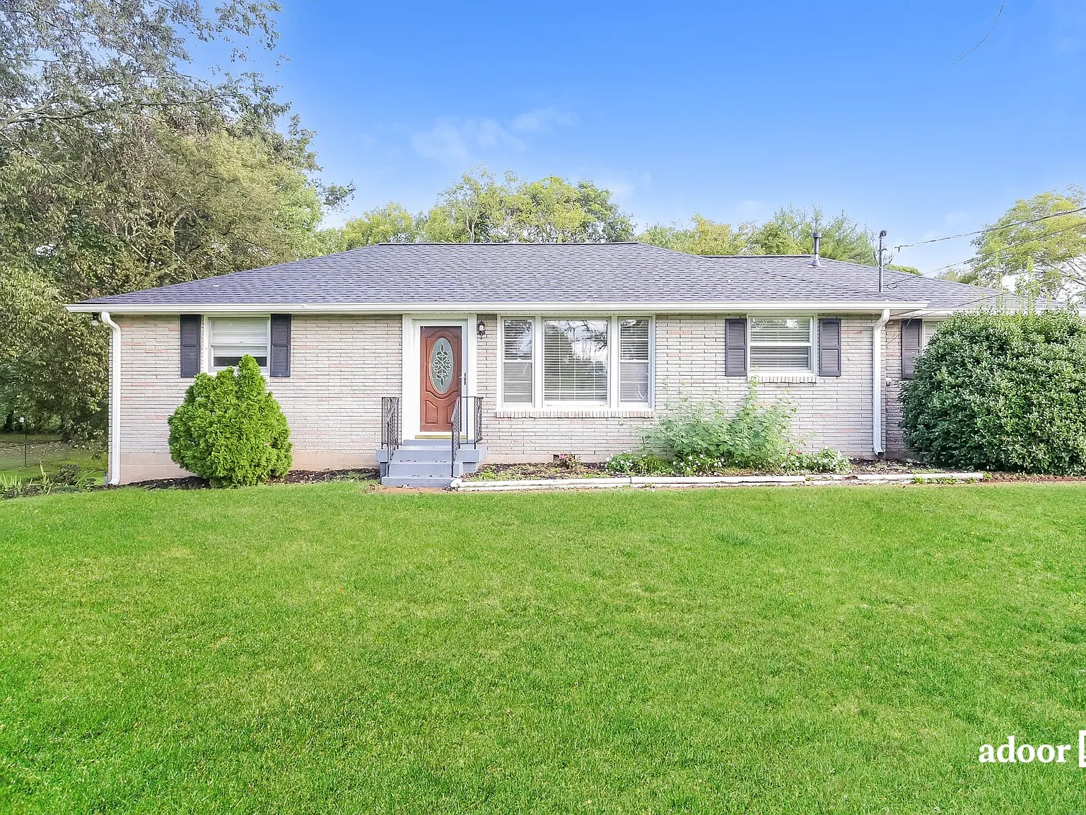 3 bed, 1.5 bath, 1604 sqft, $2,245 — Photo 1