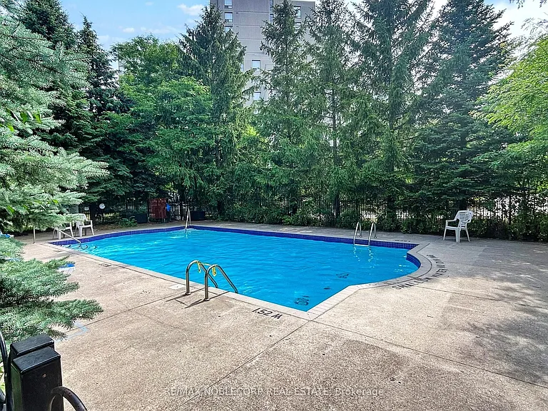 91 Townsgate Dr #312 — Photo 35