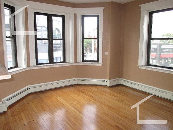 5th image of 186 Harvard Ave #4