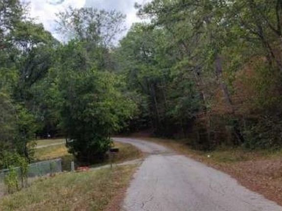 Exterior Neighborhood (street photo)