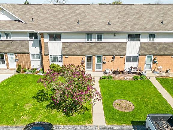 2nd image of 2693 Meadowbrook Ln