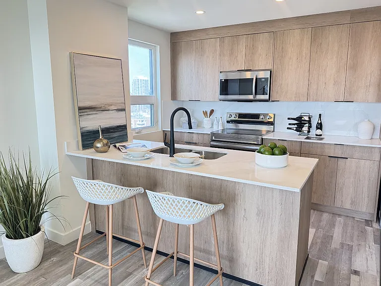 1800 4th St SW — Photo 1